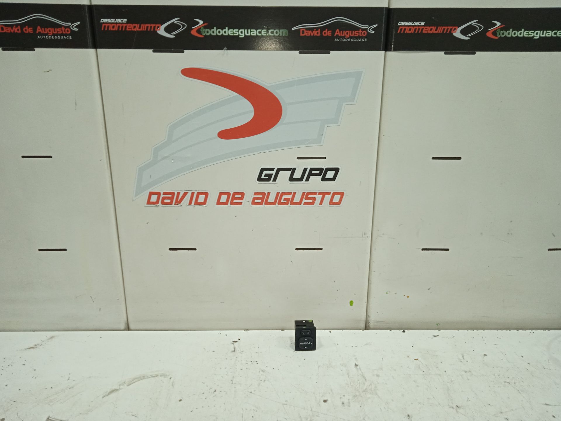 Mando retrovisor toyota yaris (p13) hybrid feel!