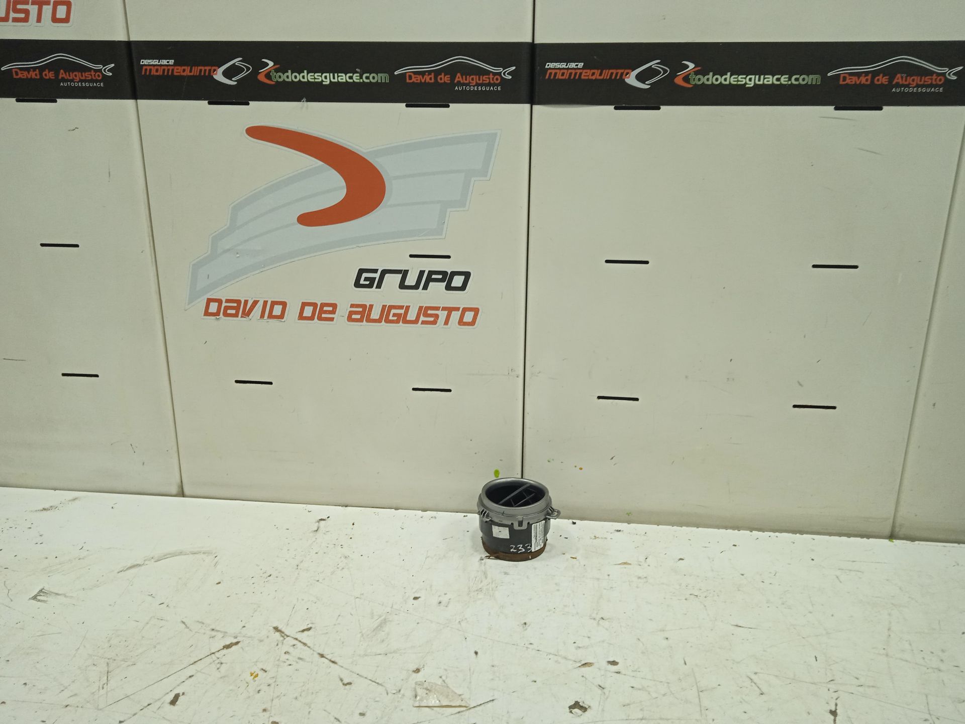 No identificado toyota yaris (p13) hybrid feel!