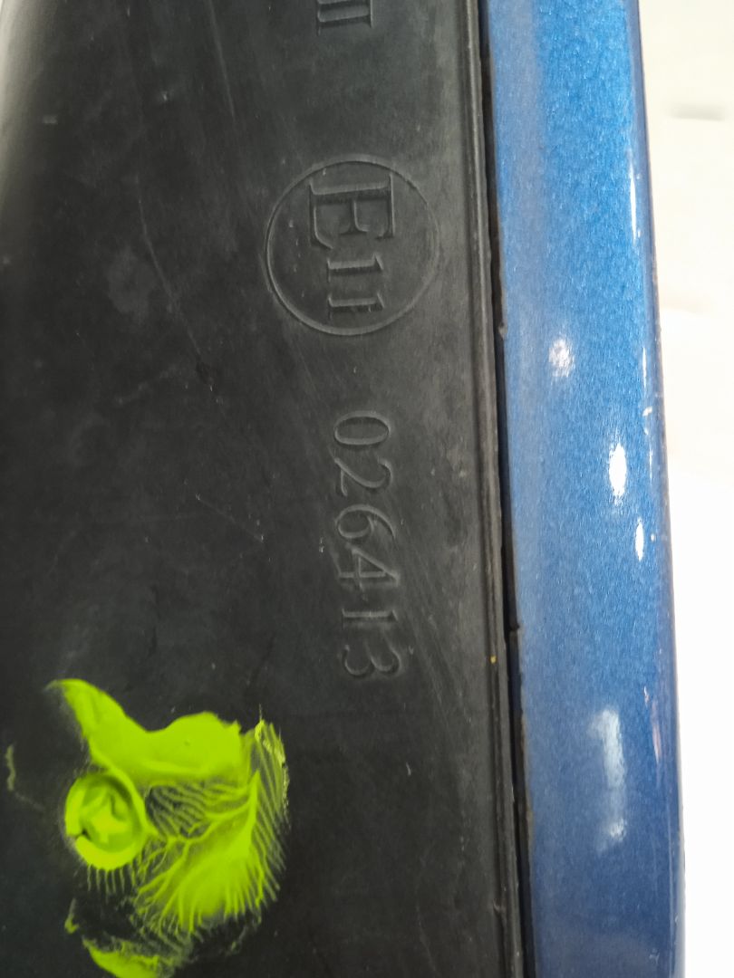 Retrovisor izquierdo básico