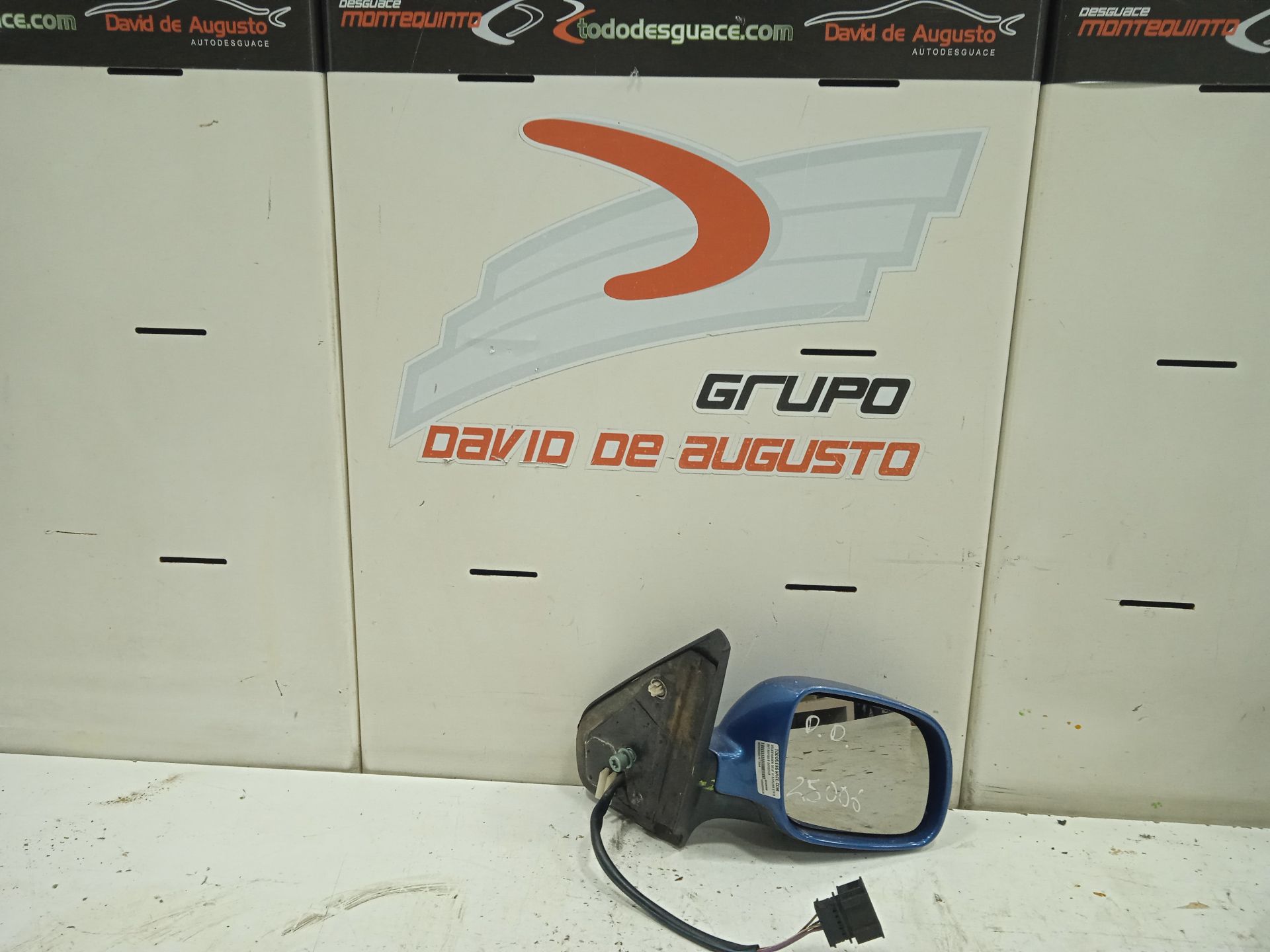 Retrovisor derecho básico