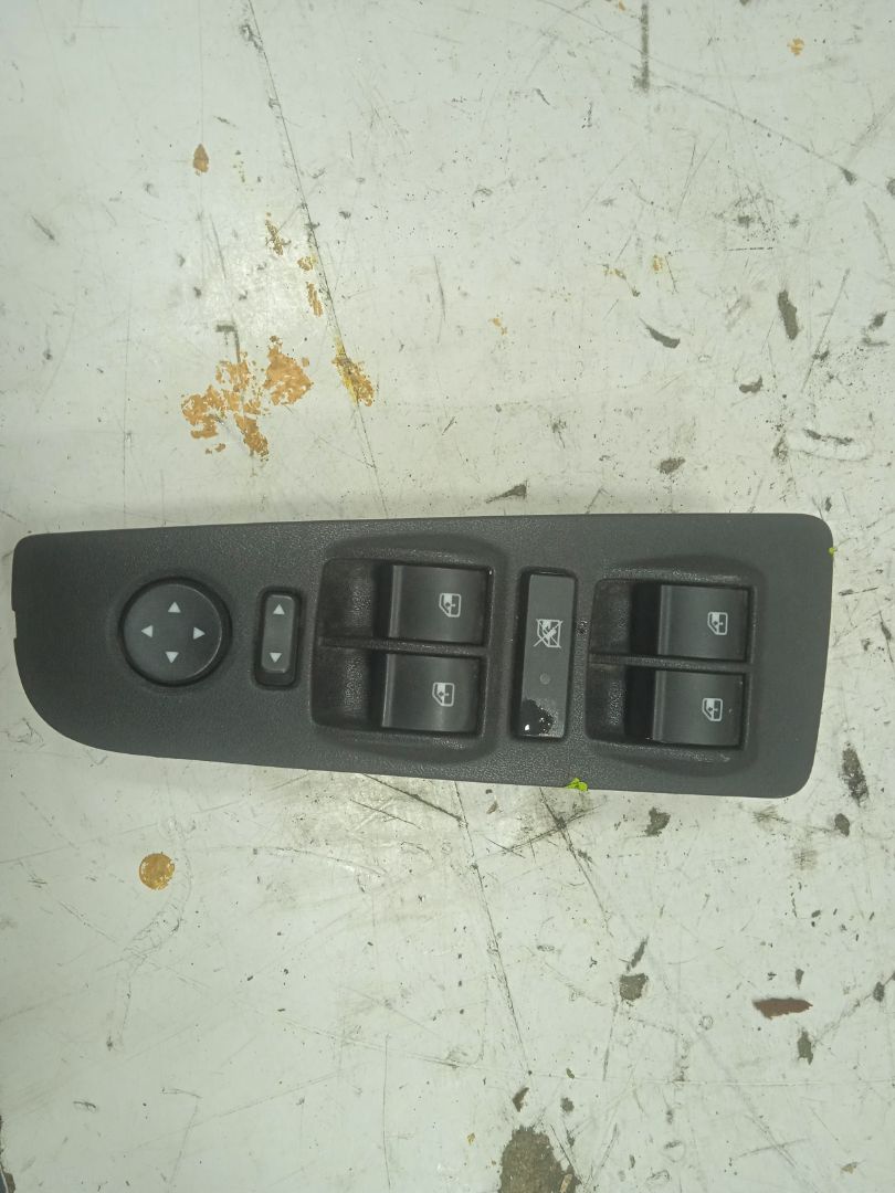 Mando elevalunas delantero izquierdo fiat ii bravo (198) 1.6 16v multijet easy (77kw)