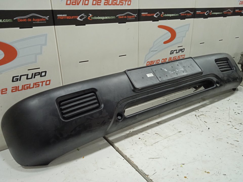 Paragolpes delantero nissan  no identificado