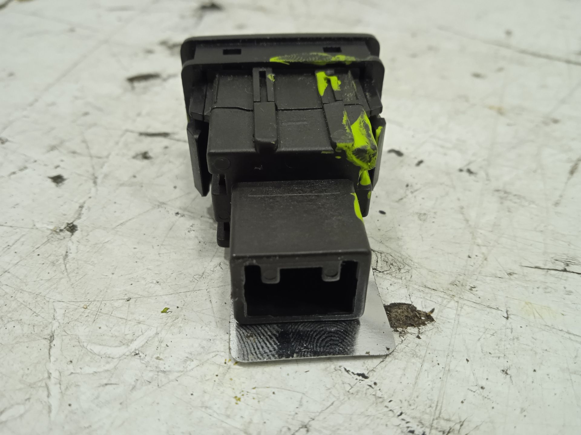 Interruptor toyota yaris (p13) hybrid feel!