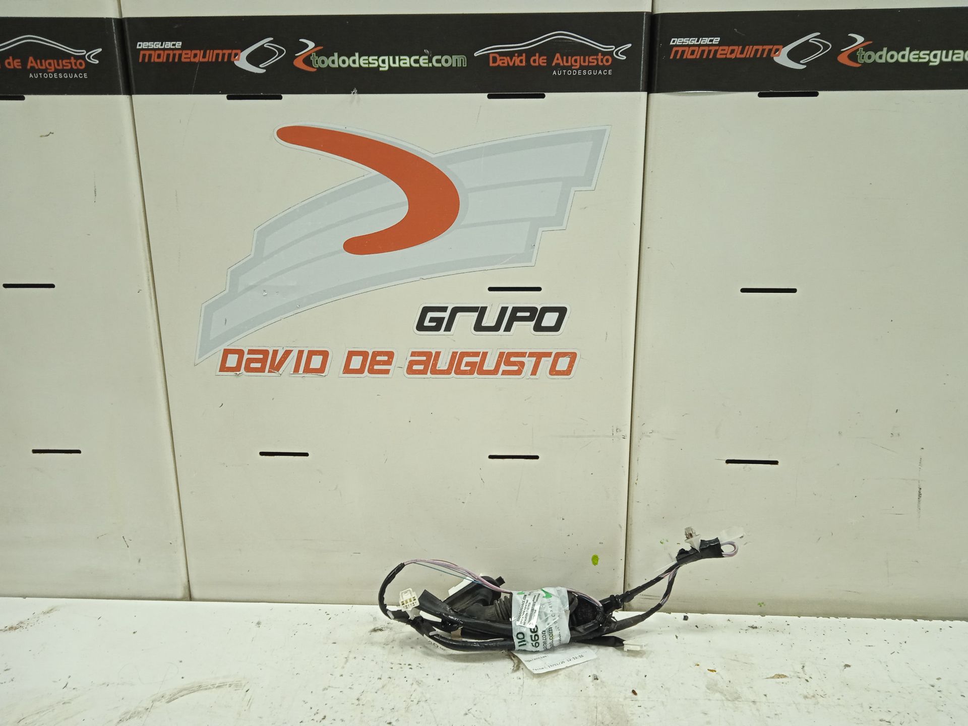 No identificado toyota yaris (p13) hybrid feel!