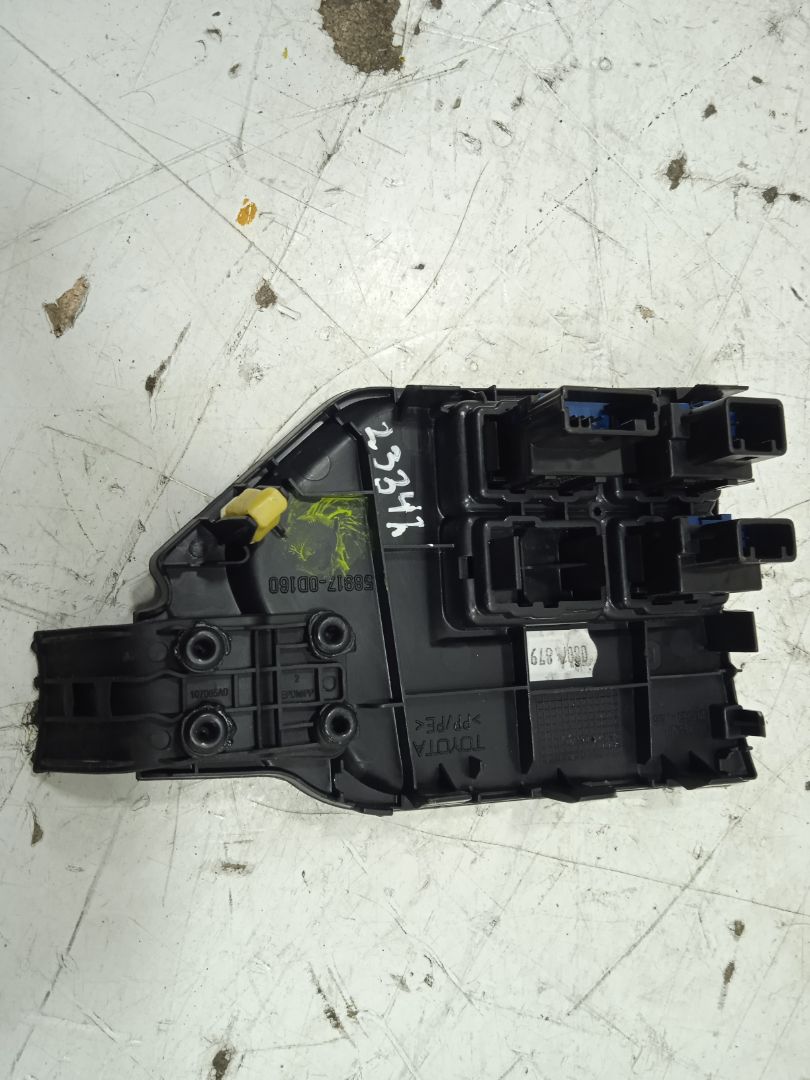 Mando multifuncion toyota yaris (p13) hybrid feel!