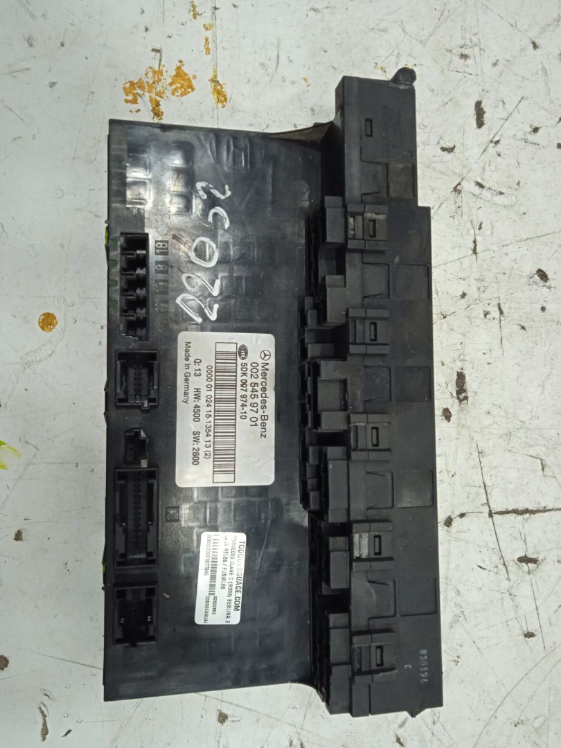 Caja reles / fusibles mercedes-benz clase c (bm 203) berlina 270 cdi (203.016)
