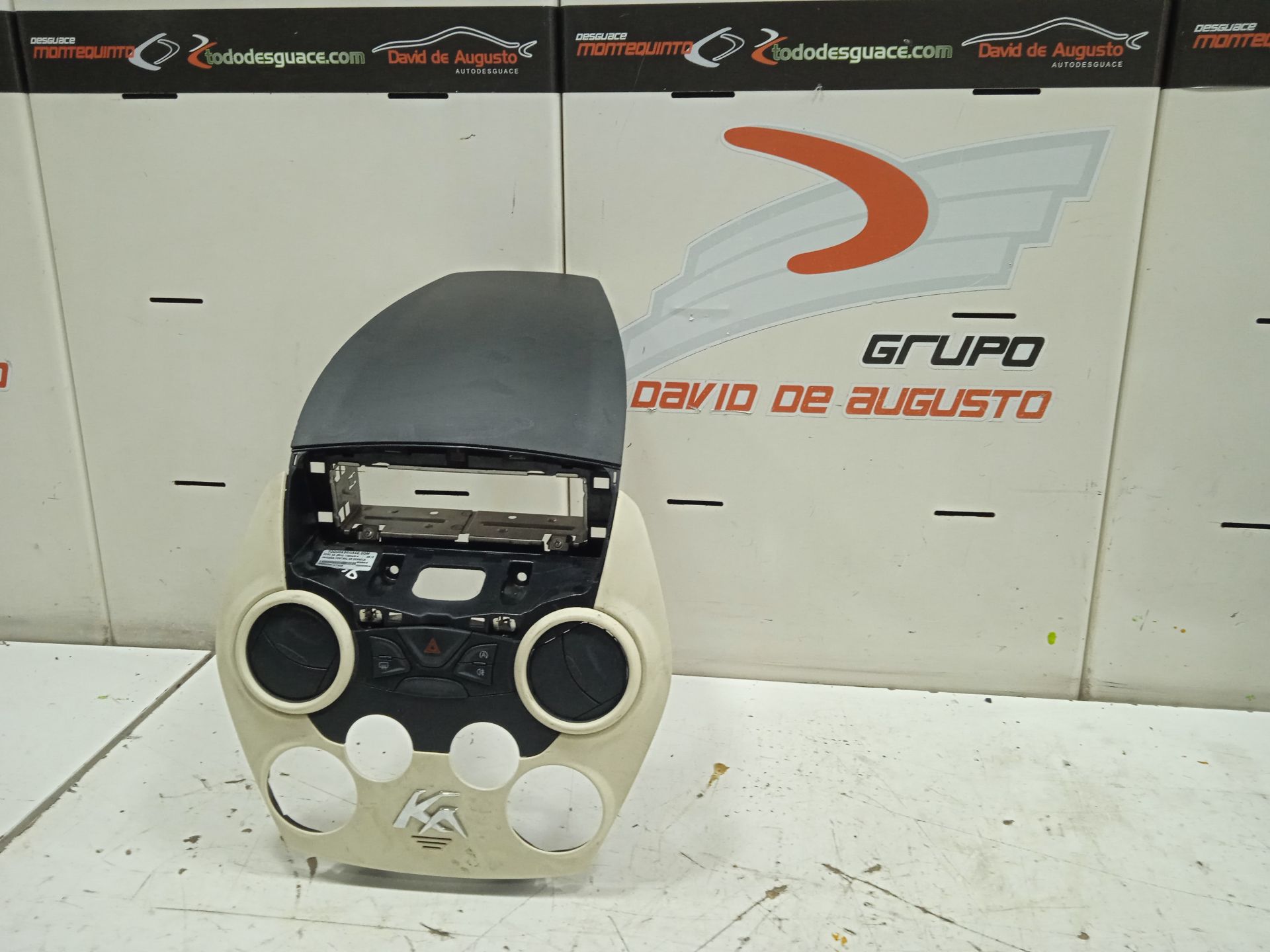 No identificado ford ka (ccu) titanium+