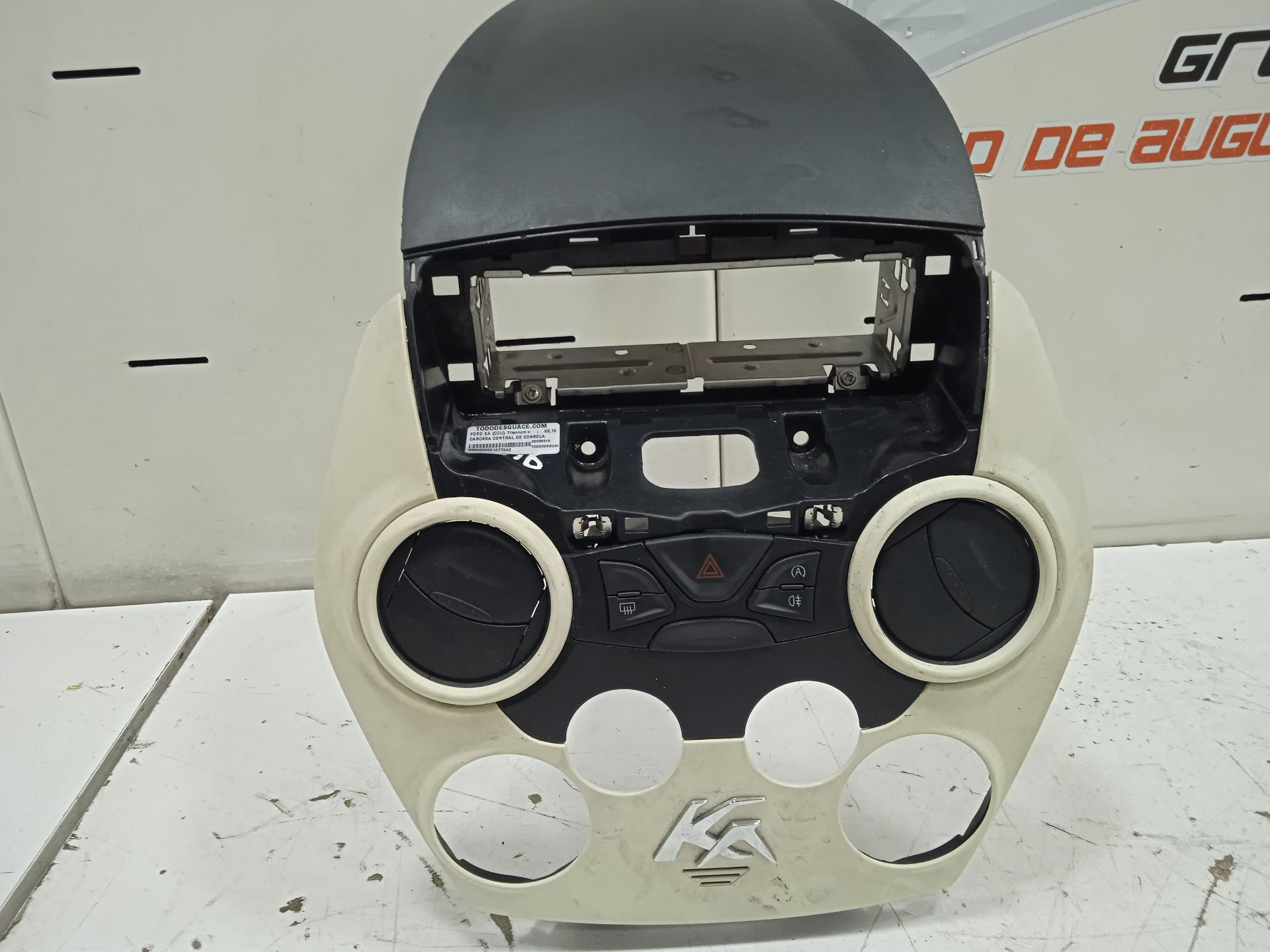 No identificado ford ka (ccu) titanium+