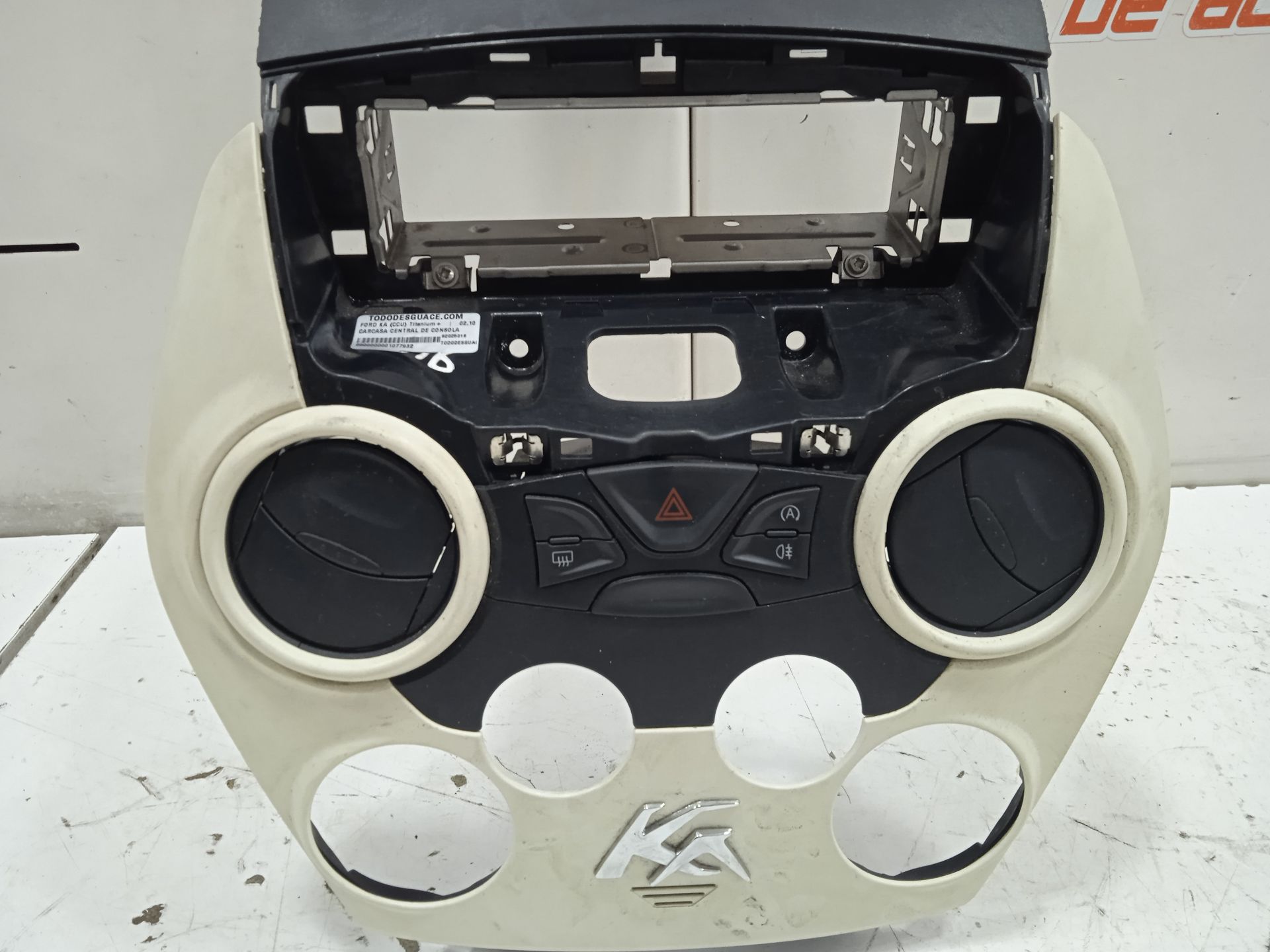 No identificado ford ka (ccu) titanium+
