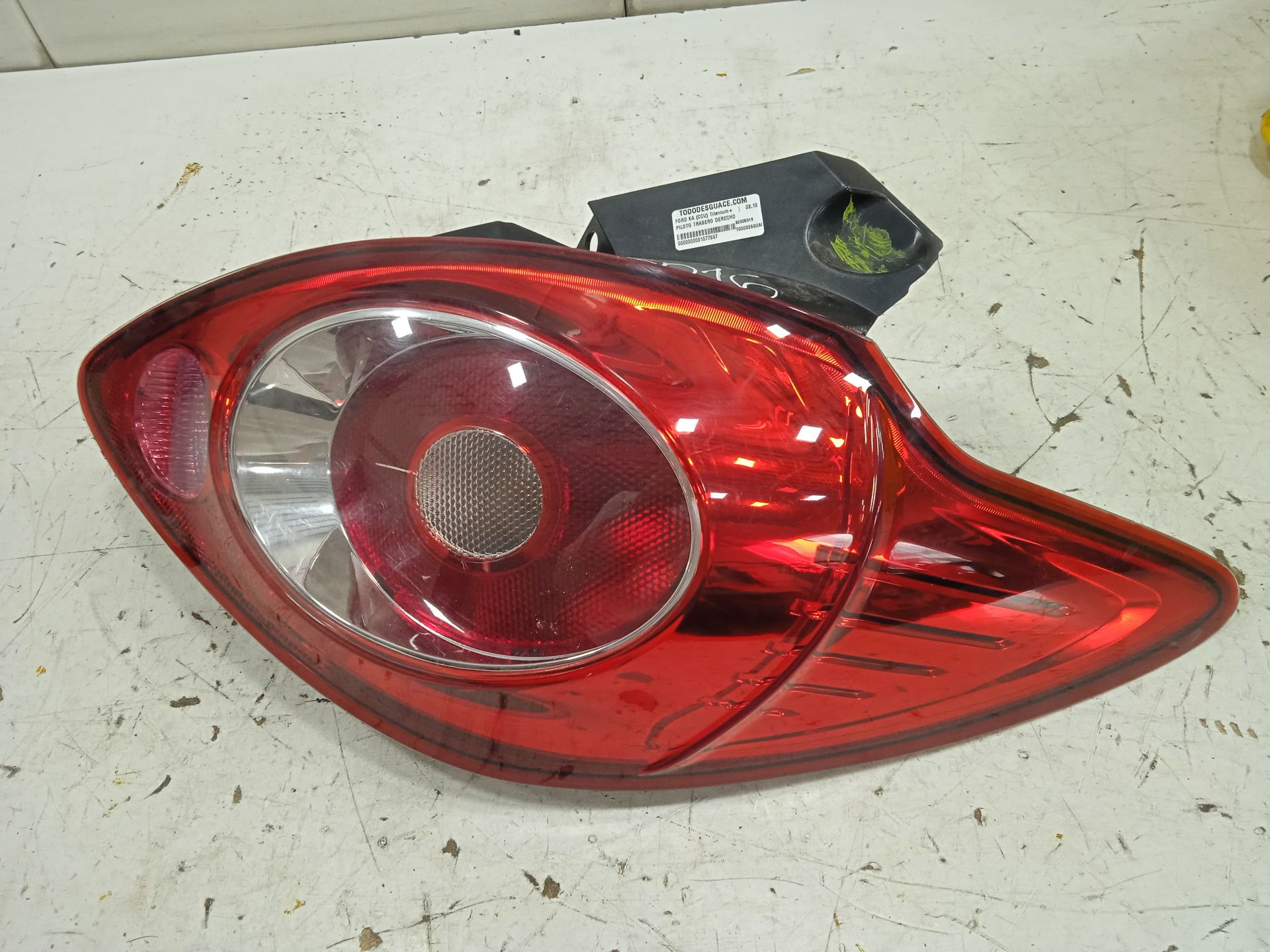 Piloto trasero derecho ford ka (ccu) titanium+