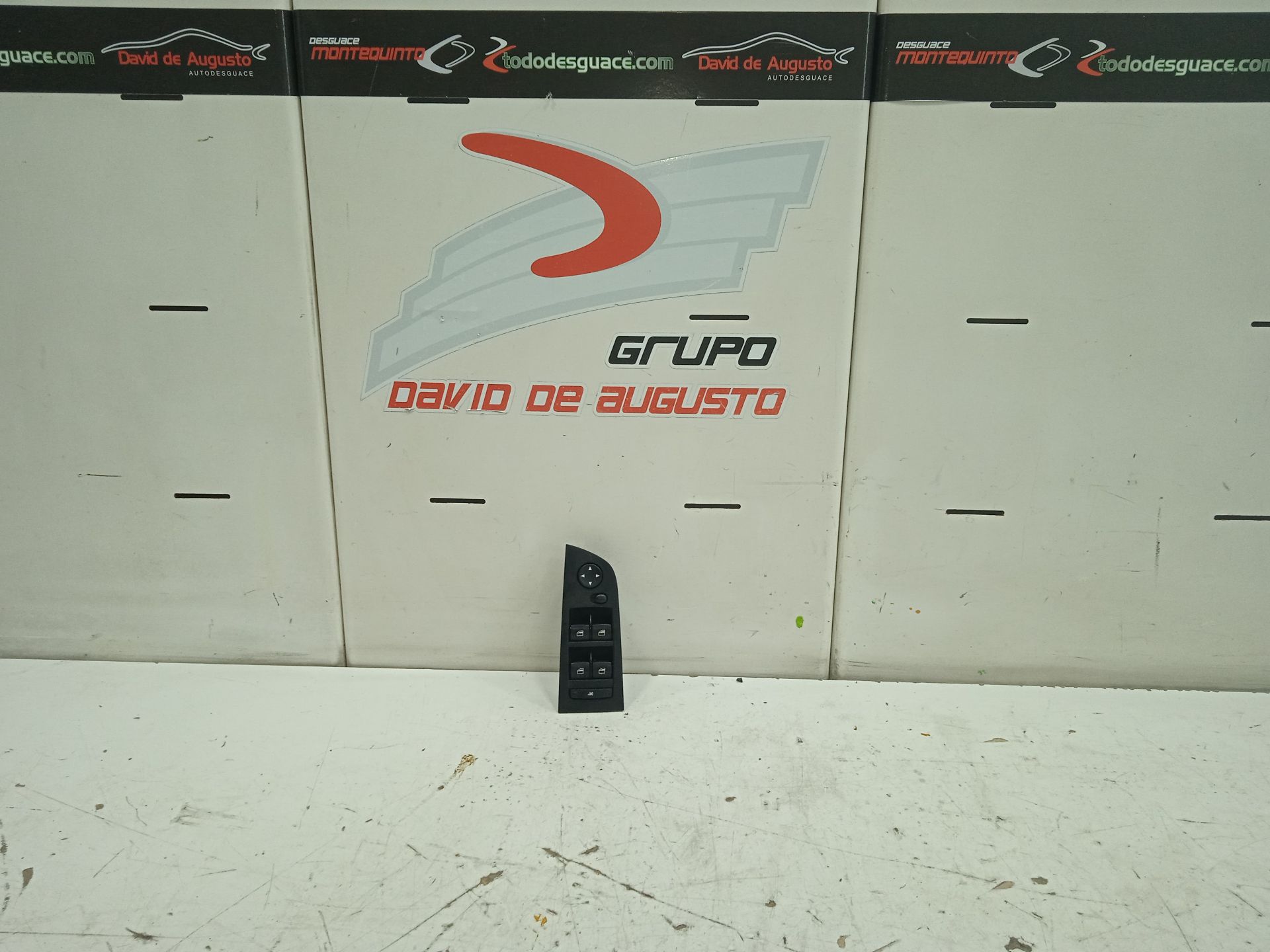Mando elevalunas delantero izquierdo bmw serie 3 touring (e91) 318d