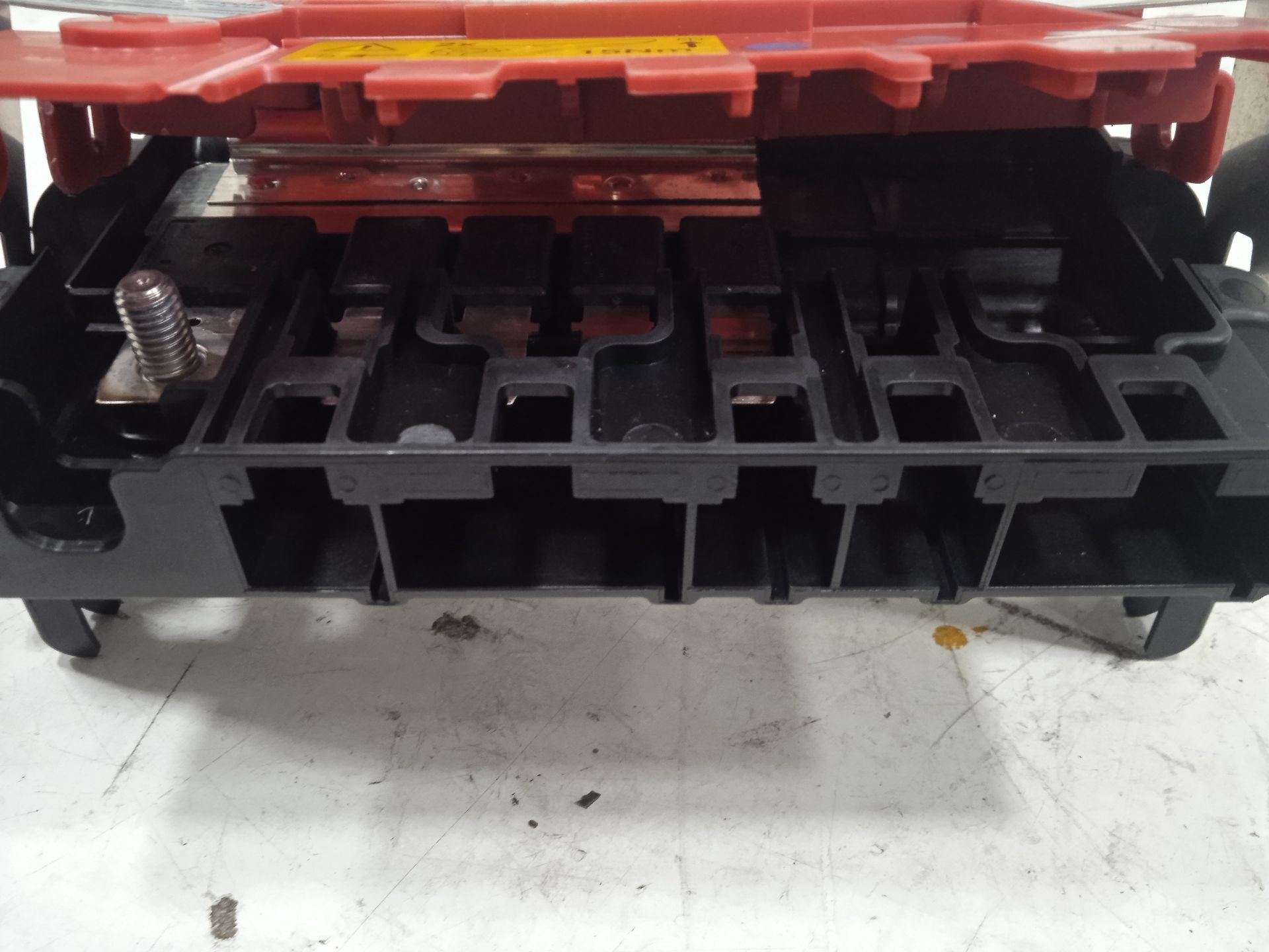 Caja reles / fusibles bmw serie 3 touring (e91) 318d