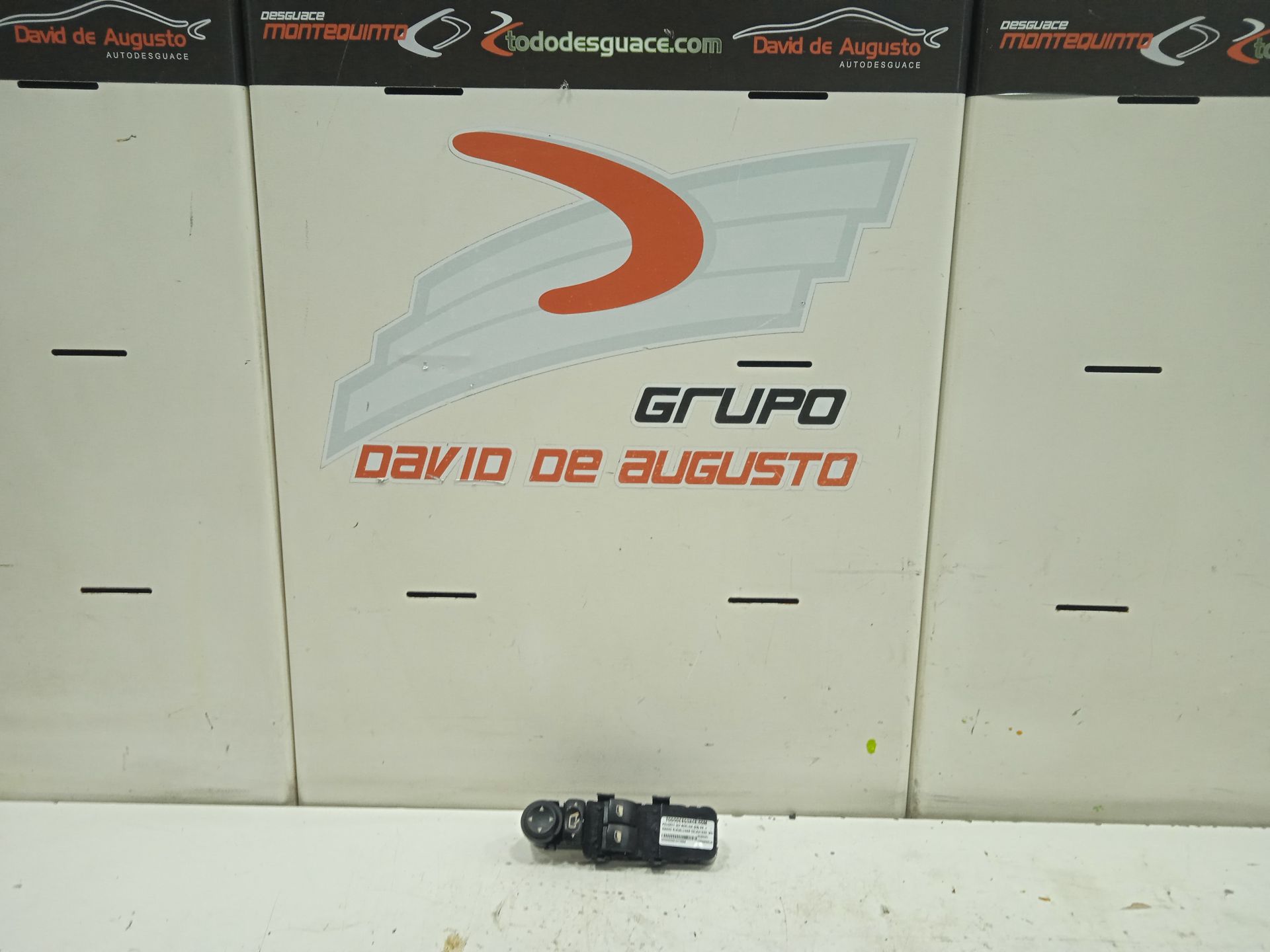 Mando elevalunas delantero izquierdo peugeot 307 berlina (s2) xs +