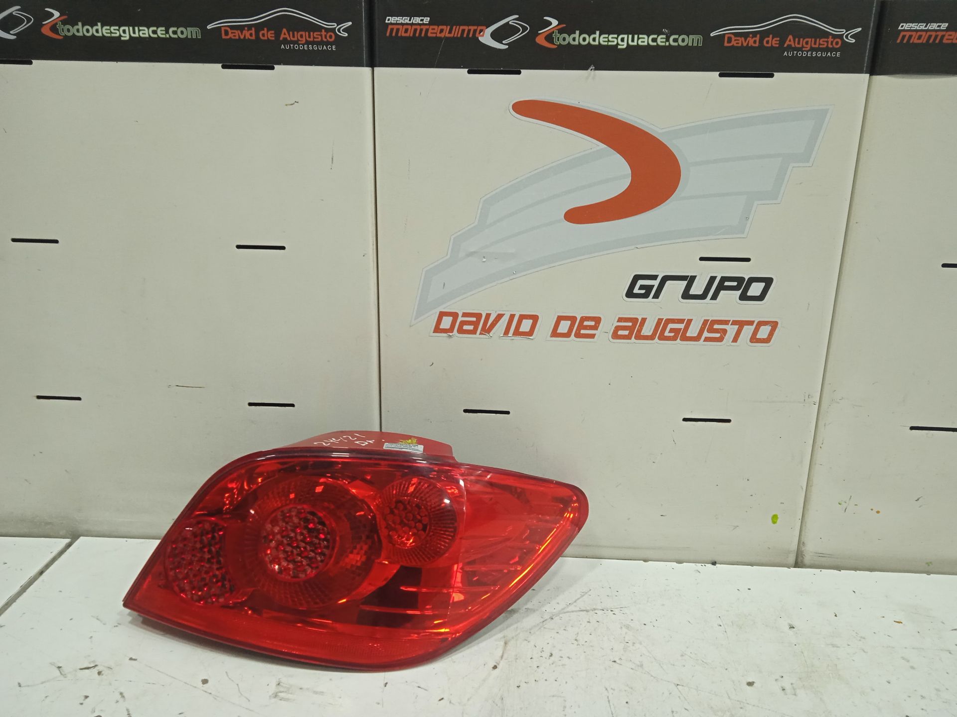 Piloto trasero derecho peugeot 307 berlina (s2) xs +