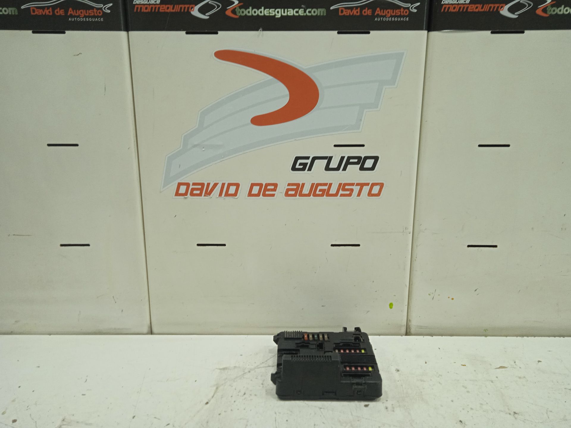 Caja reles / fusibles renault clio iii confort dynamique