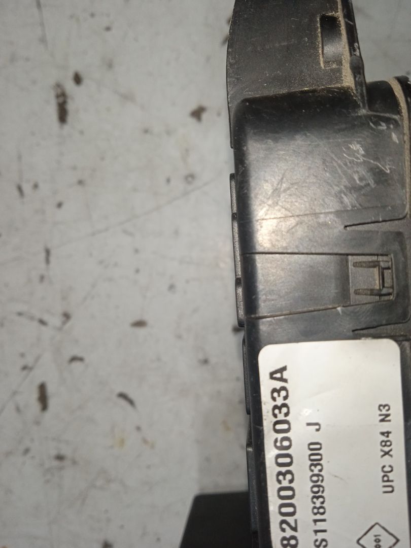 Caja reles / fusibles renault clio iii confort dynamique