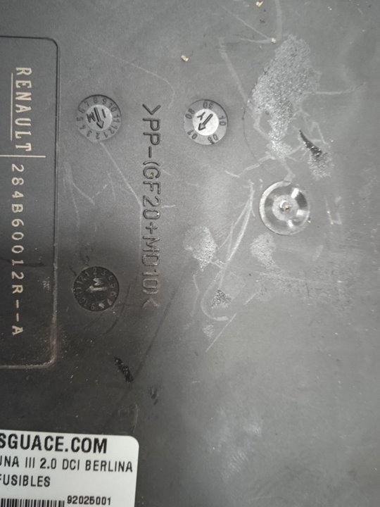 Caja reles / fusibles renault  no identificado