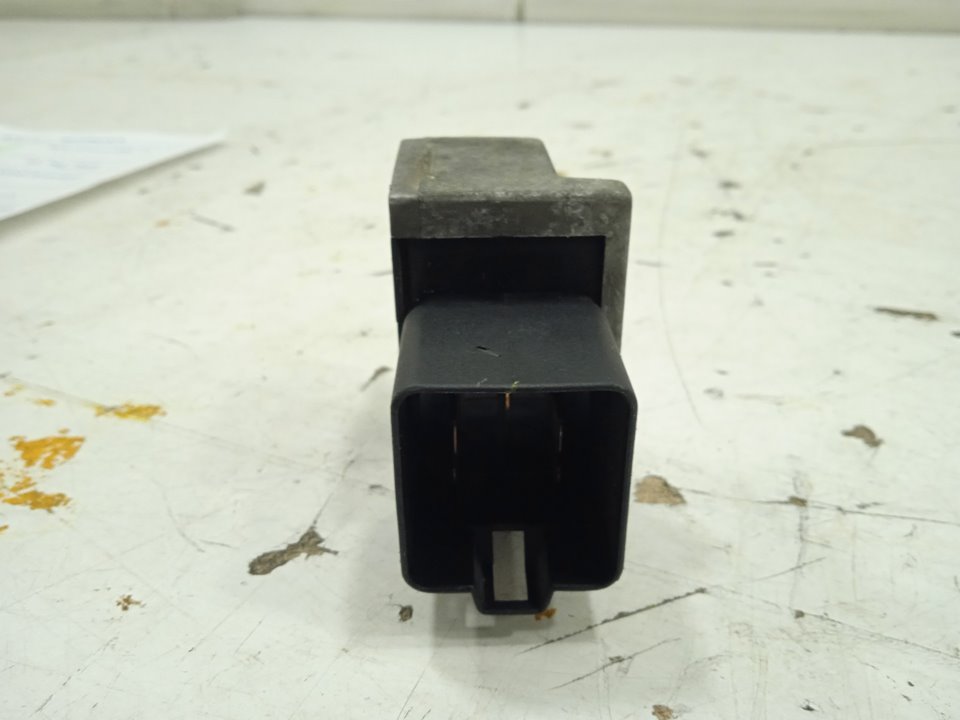 Caja precalentamiento mercedes-benz  no identificado