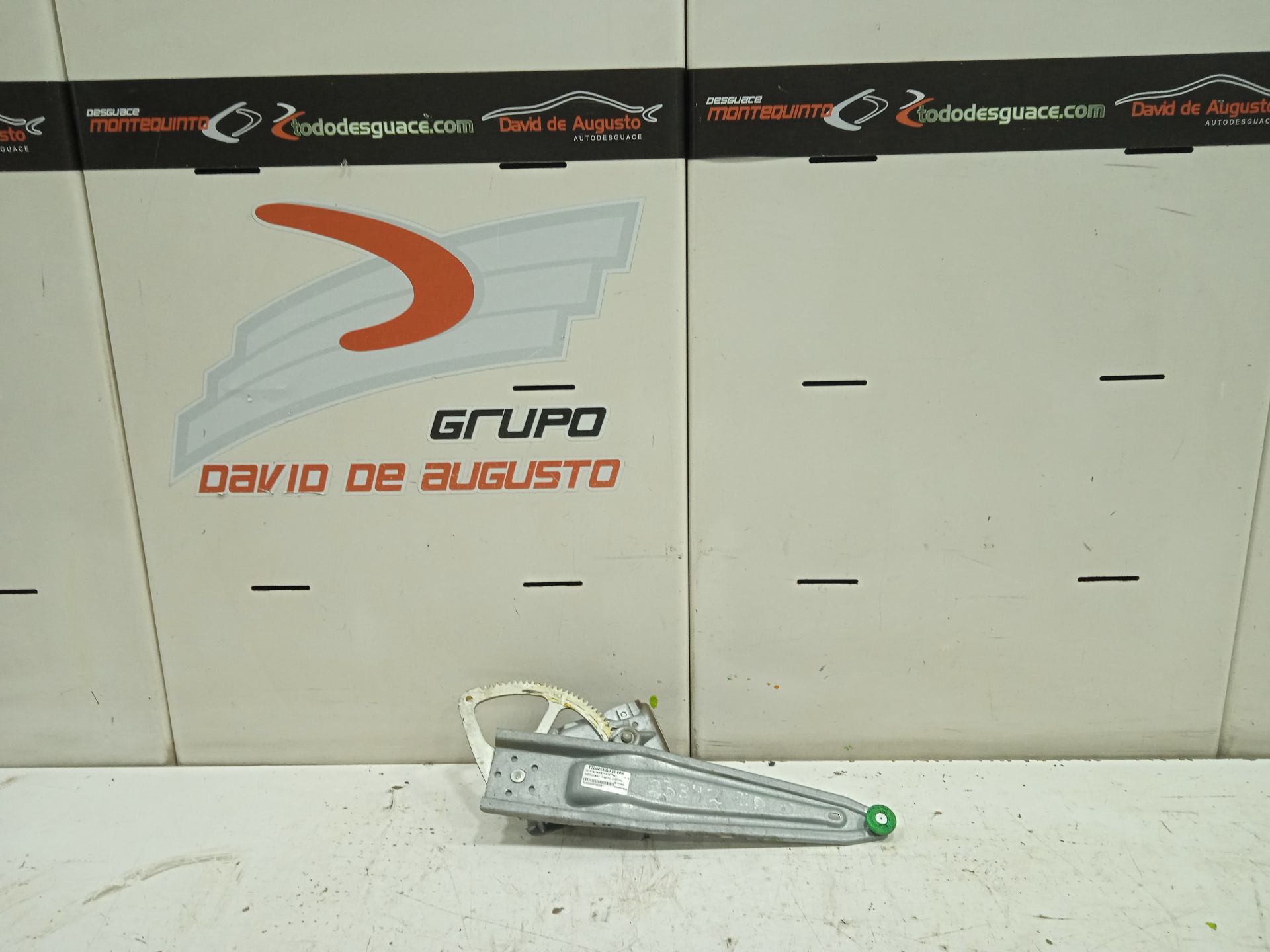 Elevalunas trasero derecho toyota yaris (p13) hybrid feel!