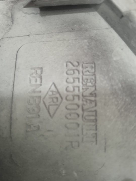 Piloto trasero izquierdo renault  no identificado