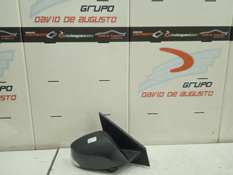 Retrovisor derecho renault  no identificado