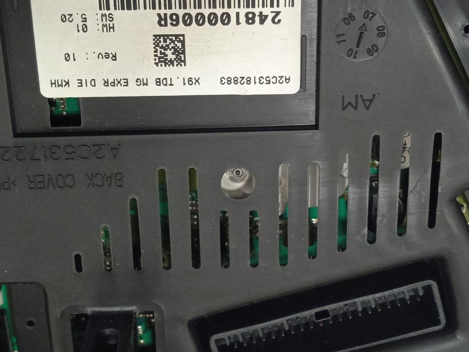 Cuadro instrumentos renault  no identificado