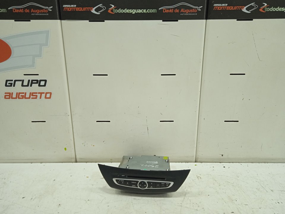 Sistema audio / radio cd renault  no identificado