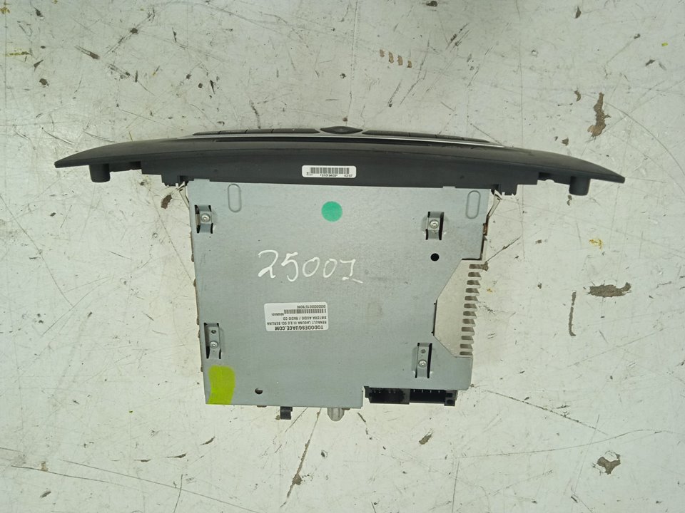 Sistema audio / radio cd renault  no identificado