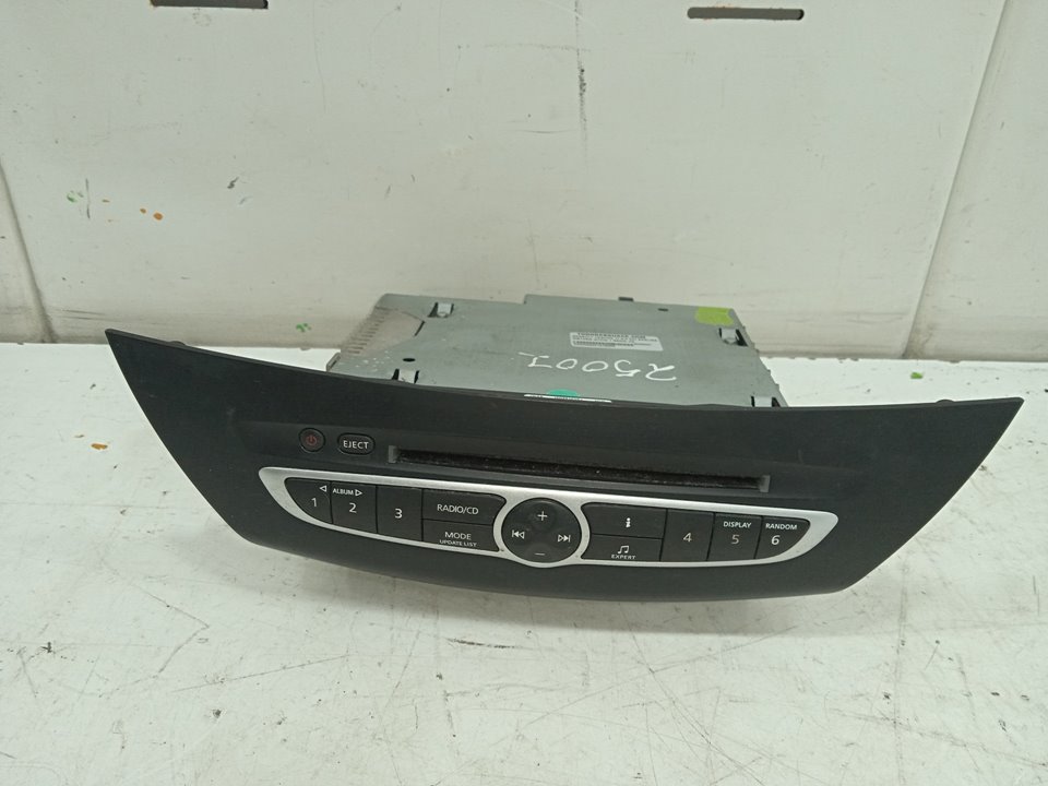 Sistema audio / radio cd renault  no identificado
