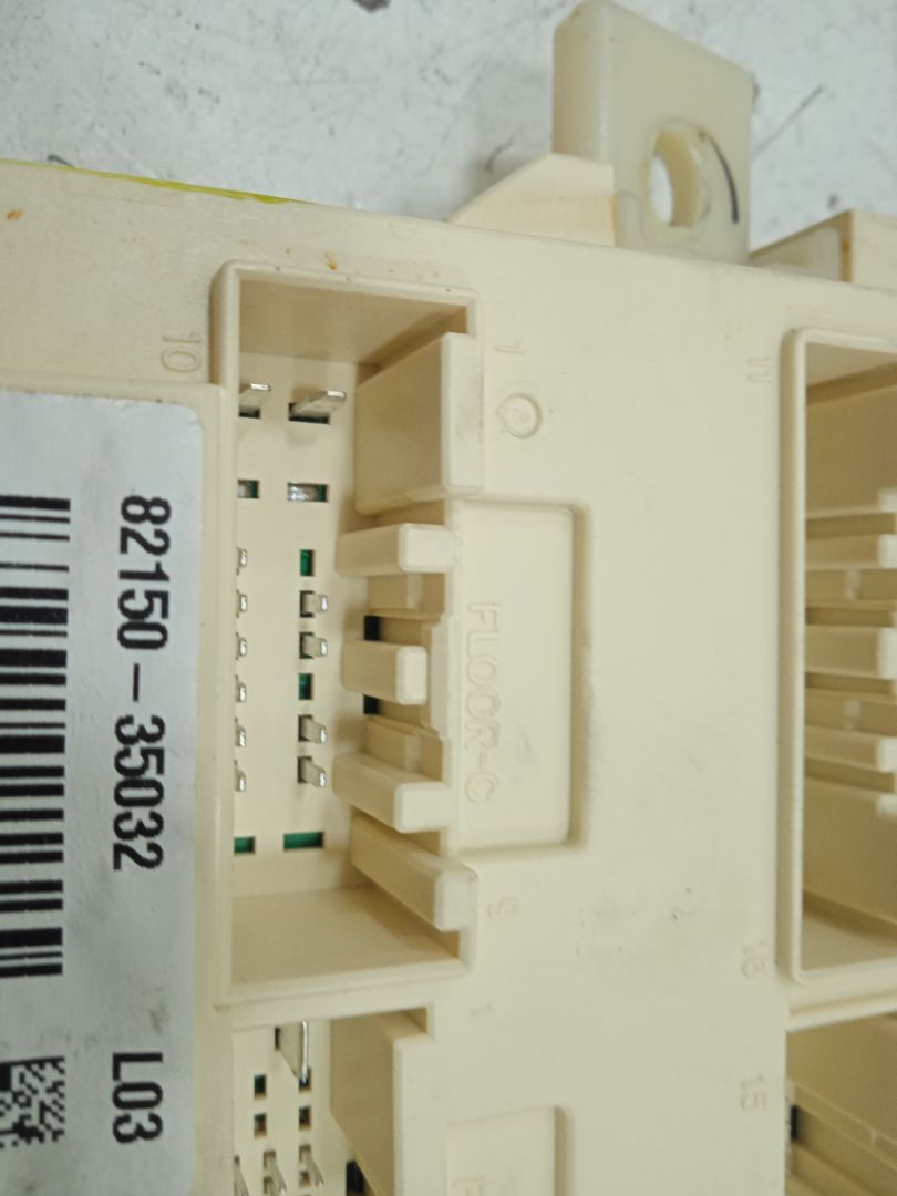 Caja reles / fusibles   no identificado