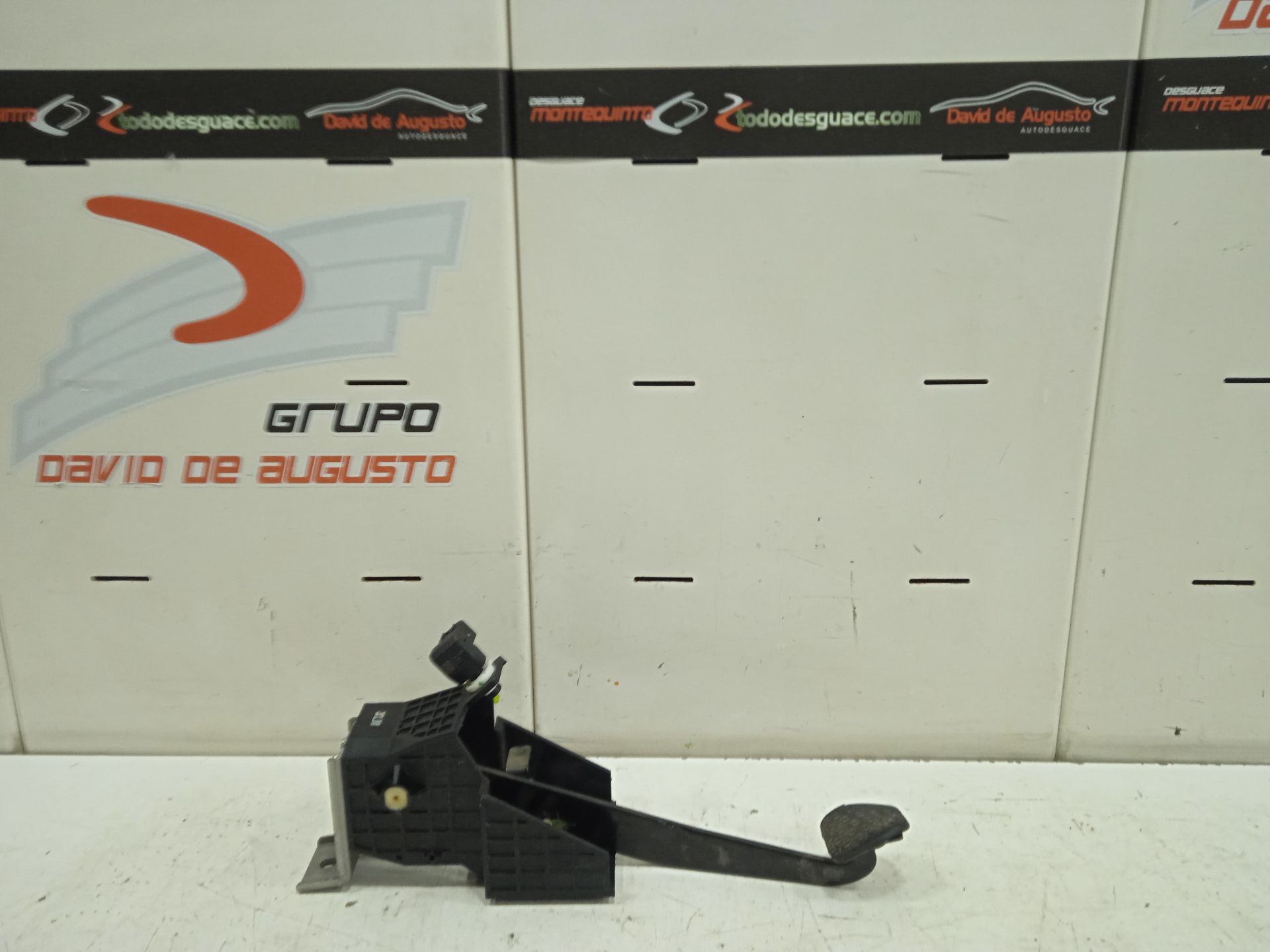 Pedal freno   no identificado