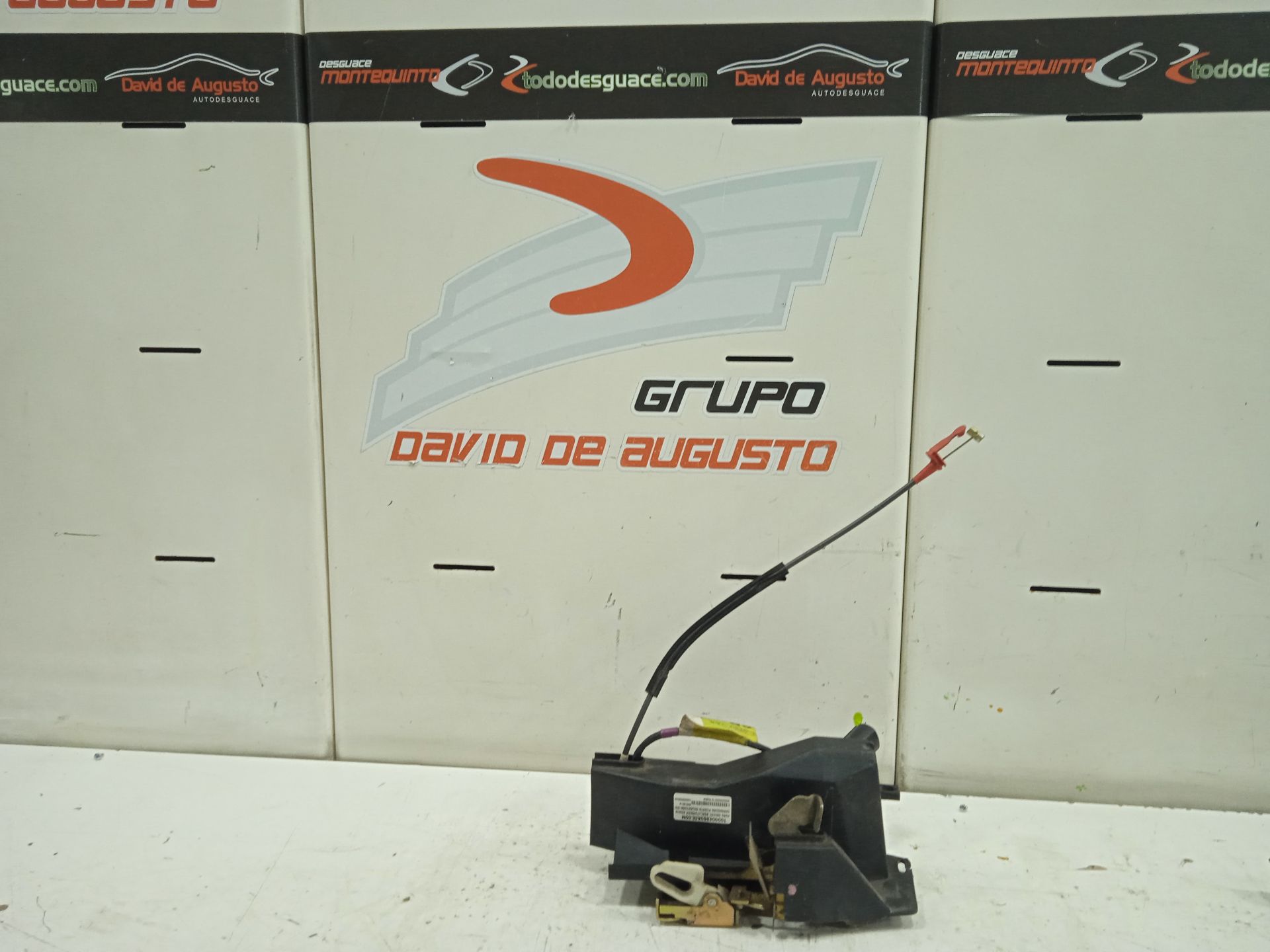 Cerradura puerta delantera izquierda ford escort berl.turnier atlanta berlina