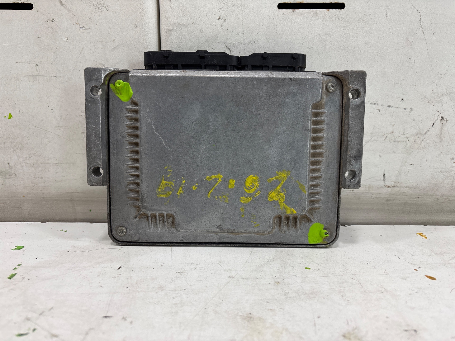 Centralita motor uce 330 m  td   (1400)
