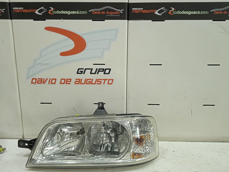 Faro izquierdo 330 m  td   (1400)