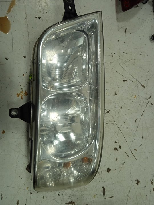 Faro derecho 330 m  td   (1400)