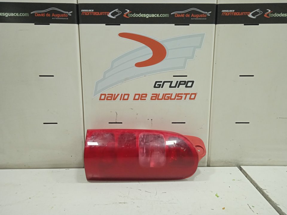 Piloto trasero derecho caja cerrada techo maxi  l2