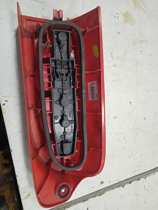 Piloto trasero derecho caja cerrada techo maxi  l2