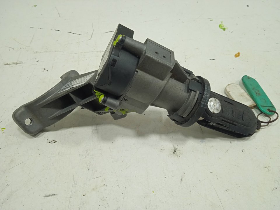Antirrobo / llave contacto cabina simple 35 s... batalla