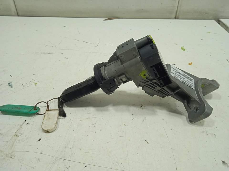 Antirrobo / llave contacto cabina simple 35 s... batalla