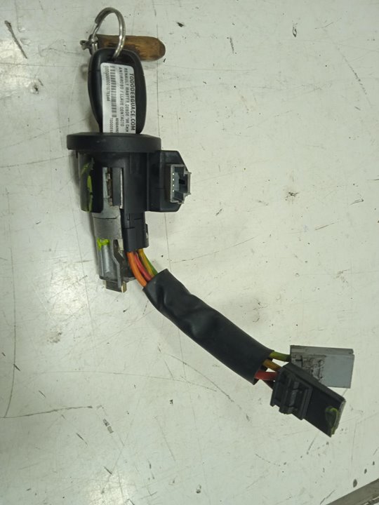 Antirrobo / llave contacto caja cerrada techo maxi  l2
