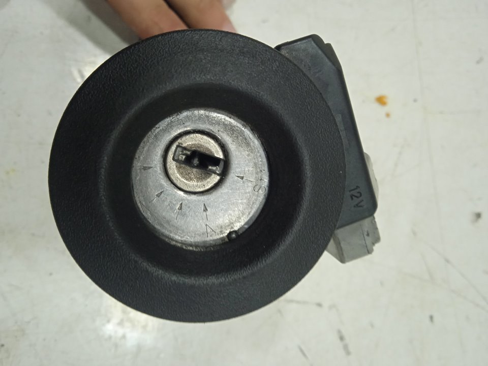 Antirrobo / llave contacto caja cerrada techo maxi  l2