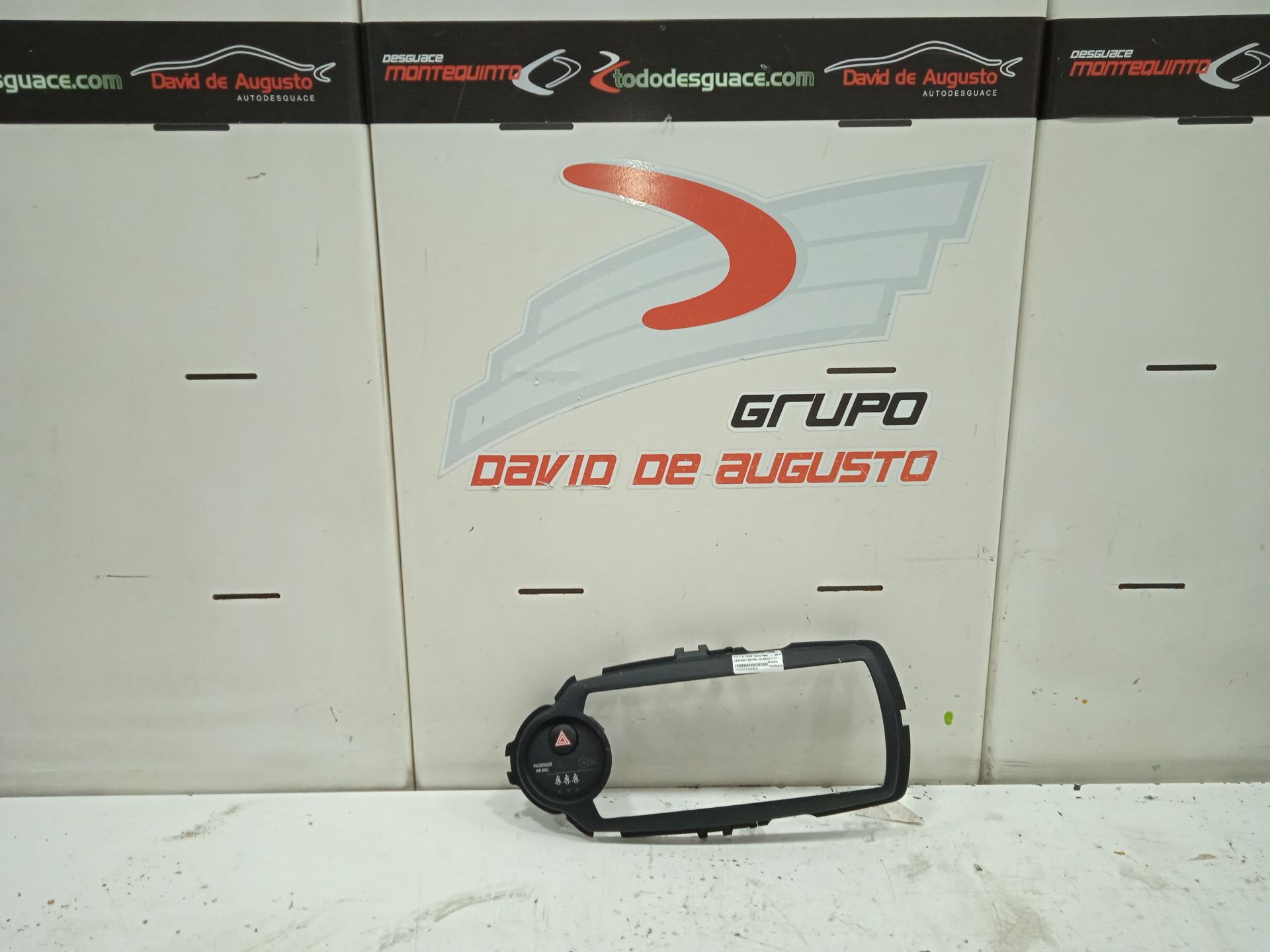 No identificado toyota yaris (p13) hybrid feel!