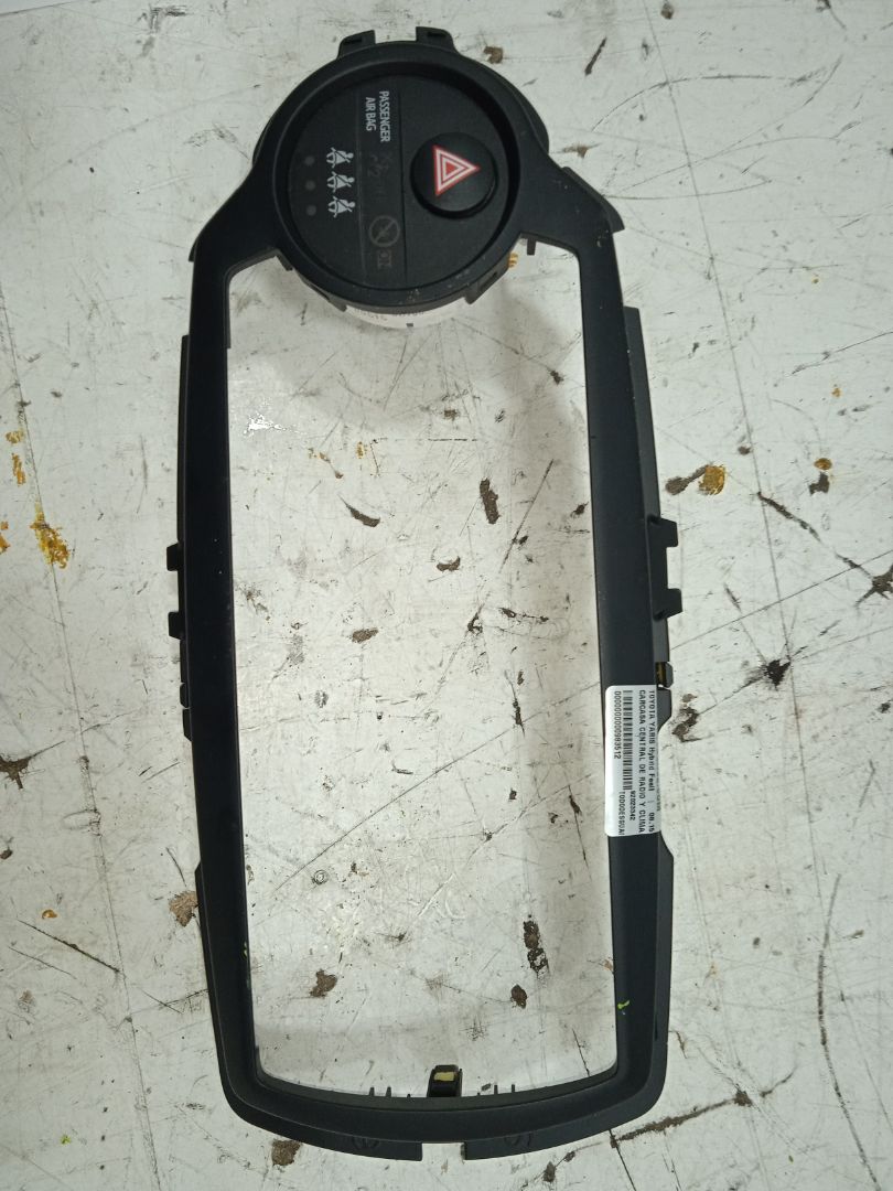 No identificado toyota yaris (p13) hybrid feel!