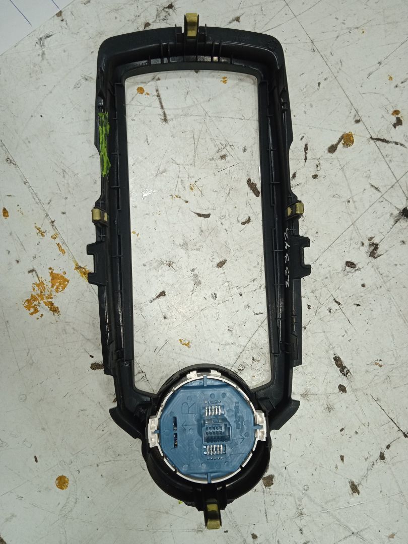 No identificado toyota yaris (p13) hybrid feel!