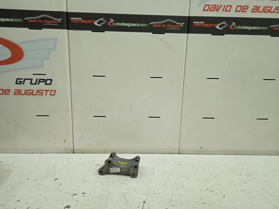 Soporte alternador lt  46  caja cerrada