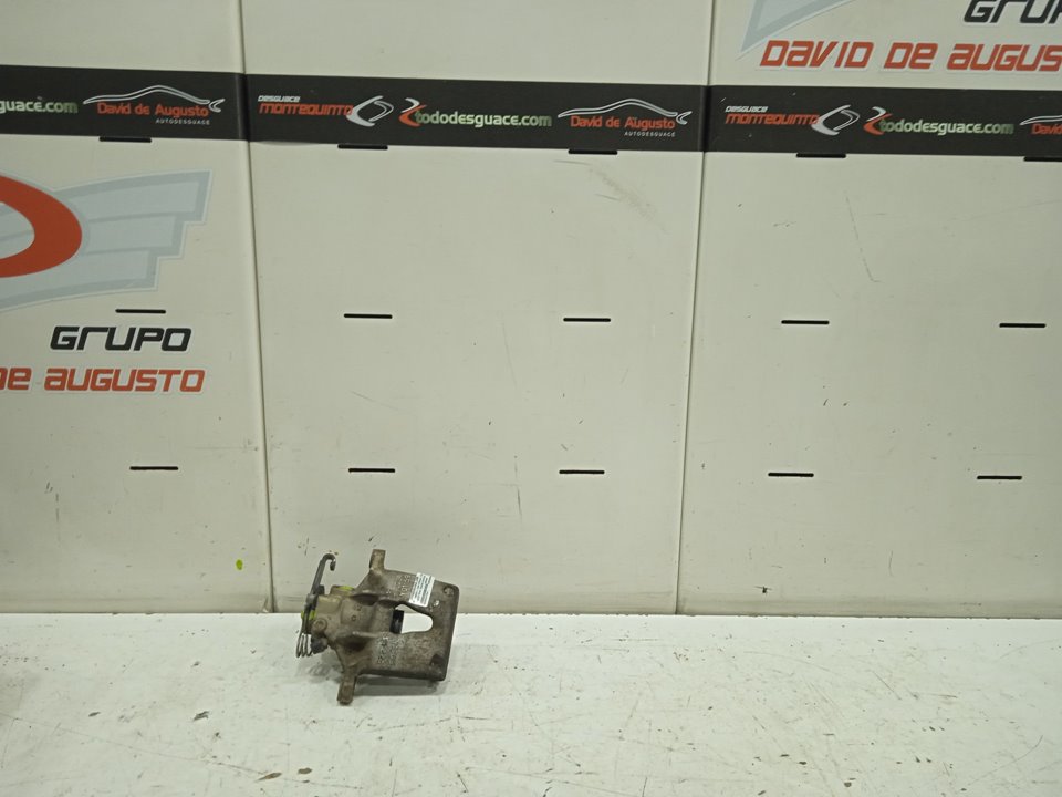 Pinza de freno trasera derecha lt  46  caja cerrada
