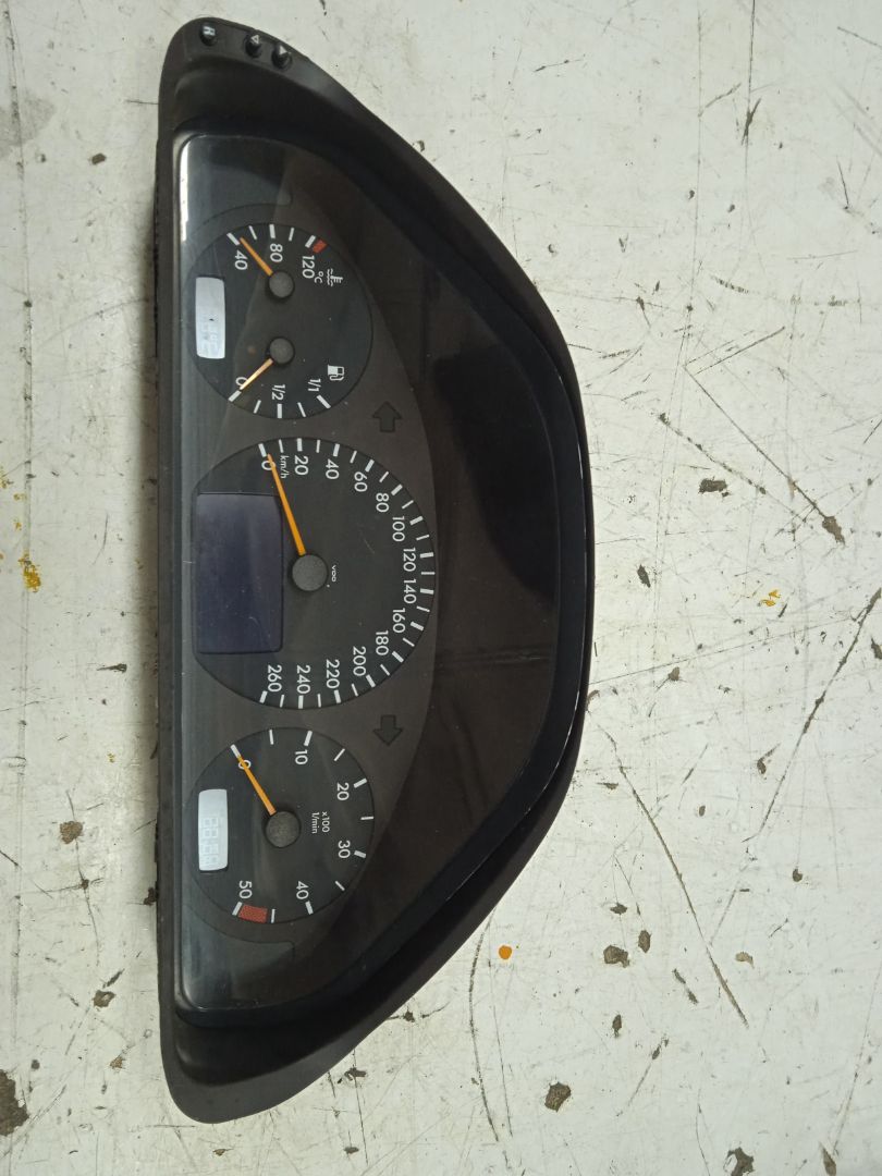 Cuadro instrumentos mercedes-benz clase e (bm 210) berlina 