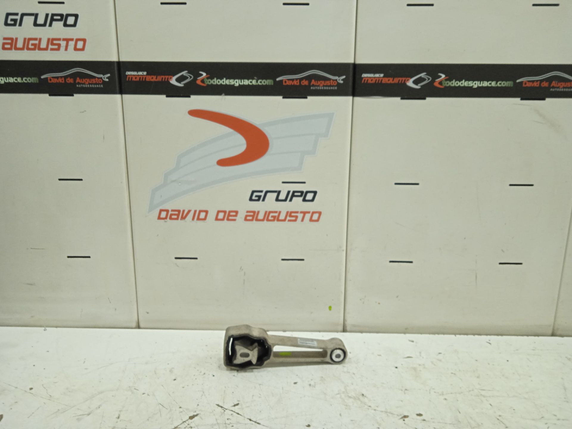 Soporte motor land rover discovery sport se
