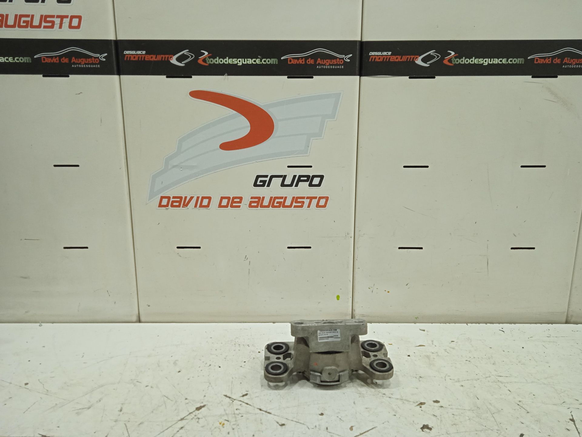 Soporte motor land rover discovery sport se