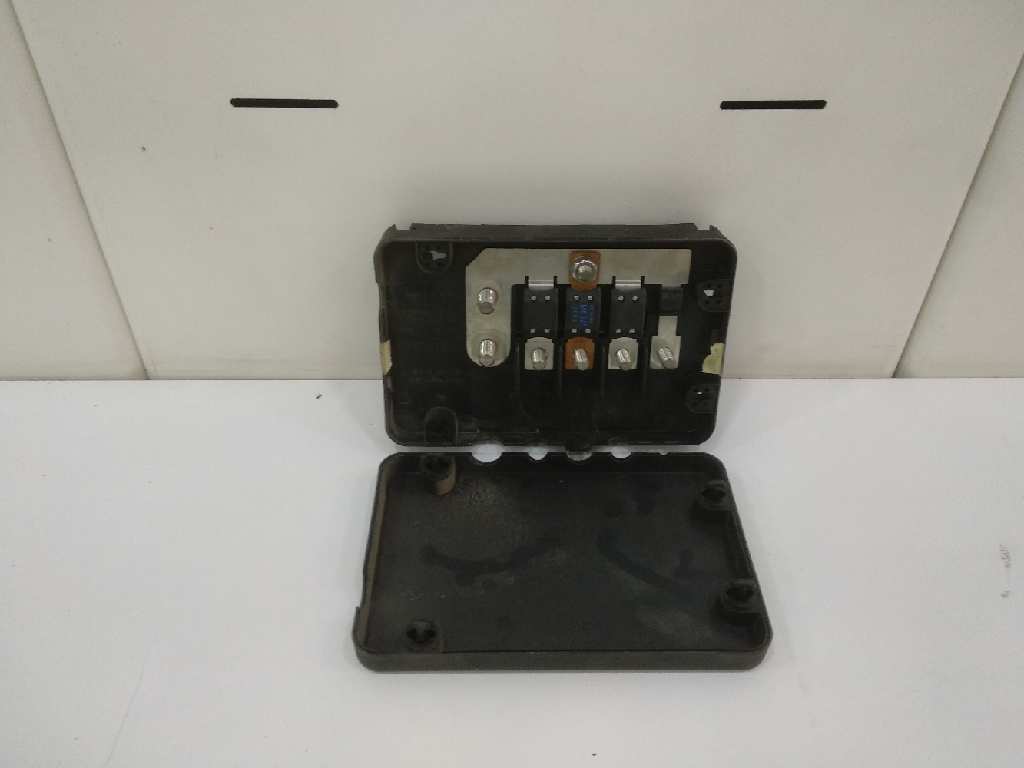  caja reles / fusibles   volvo fh xxx fsa 6x2 low largo (lh1 o l2h1) 12.8 diesel